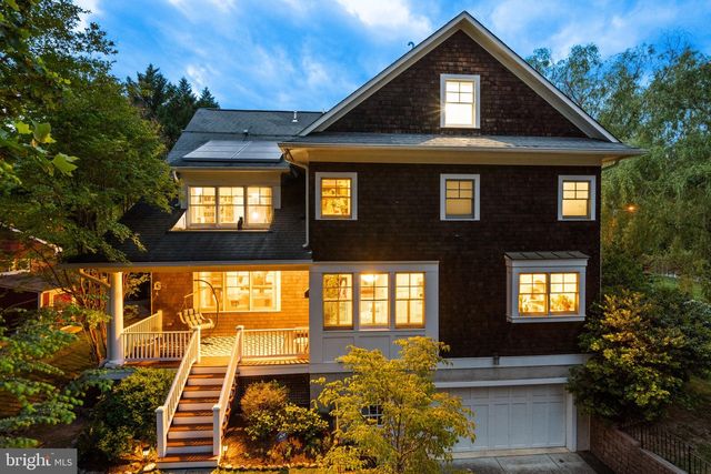 7032 WILSON LN, Bethesda, MD 20817