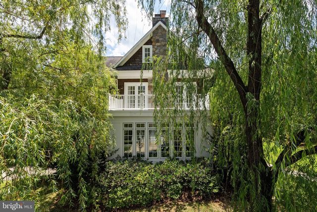 7032 WILSON LN, Bethesda, MD 20817