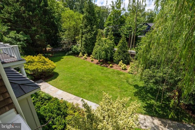 7032 WILSON LN, Bethesda, MD 20817