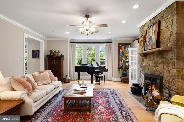 7032 WILSON LN, Bethesda, MD 20817