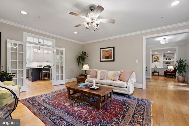 7032 WILSON LN, Bethesda, MD 20817