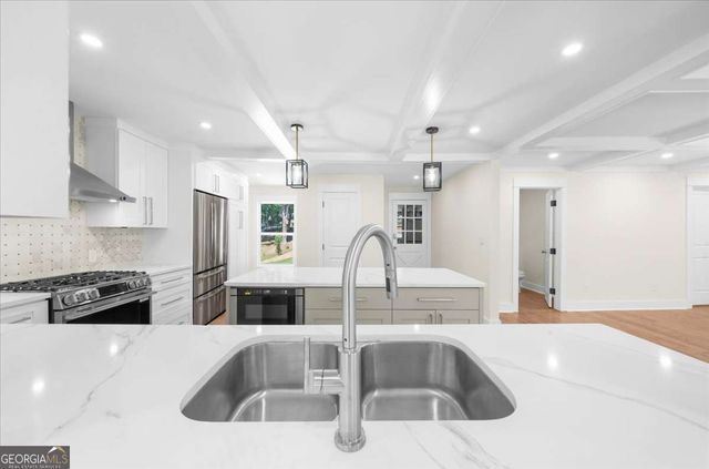5535 Hidden Harbor Drive, Gainesville, GA 30504