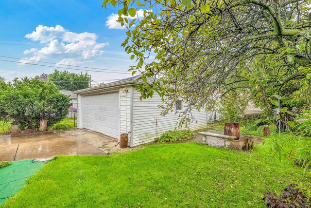 8216 N Caldwell Avenue, Niles, IL 60714