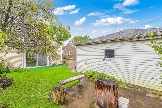 8216 N Caldwell Avenue, Niles, IL 60714