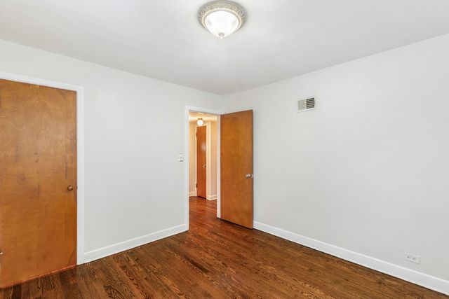8216 N Caldwell Avenue, Niles, IL 60714