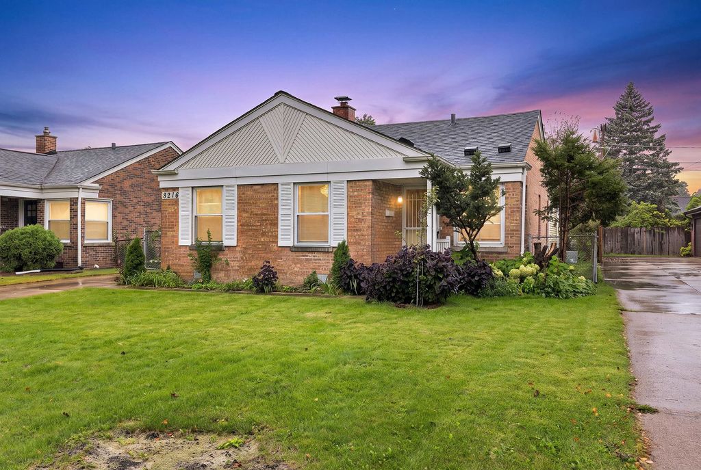 8216 N Caldwell Avenue, Niles, IL 60714 — photo 2