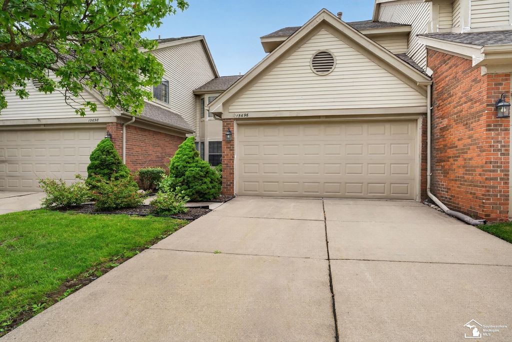 15696 Golfview Drive, Riverview, MI 48193