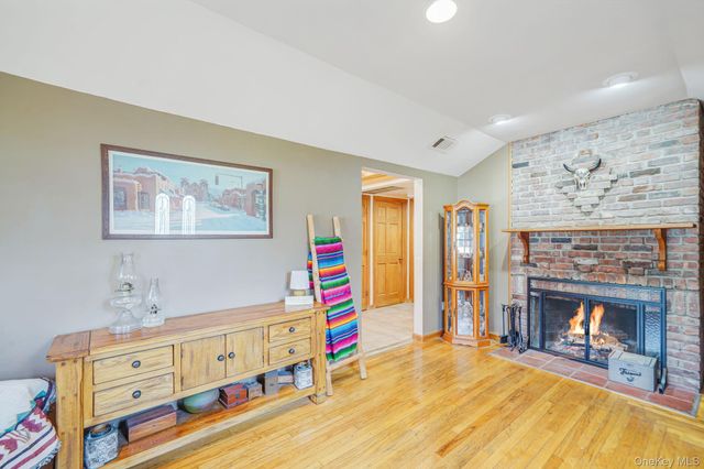 229 4th Street, Saint James, NY 11780