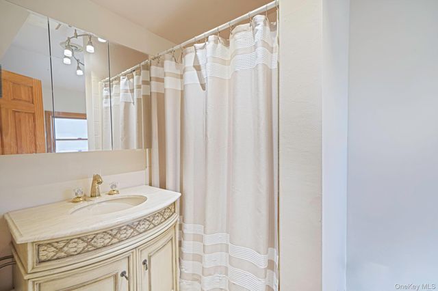 229 4th Street, Saint James, NY 11780