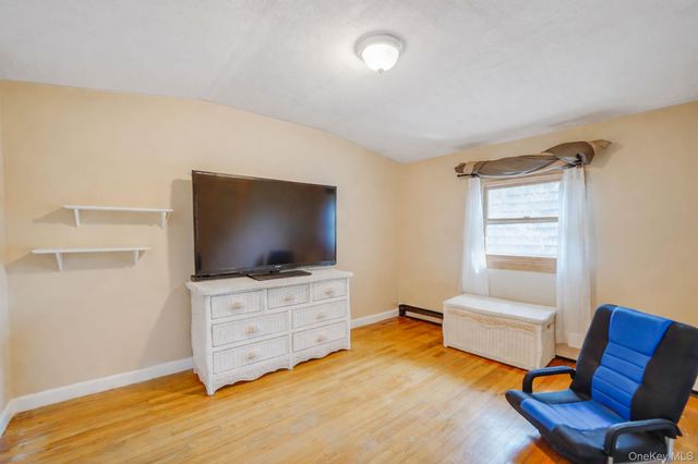 229 4th Street, Saint James, NY 11780