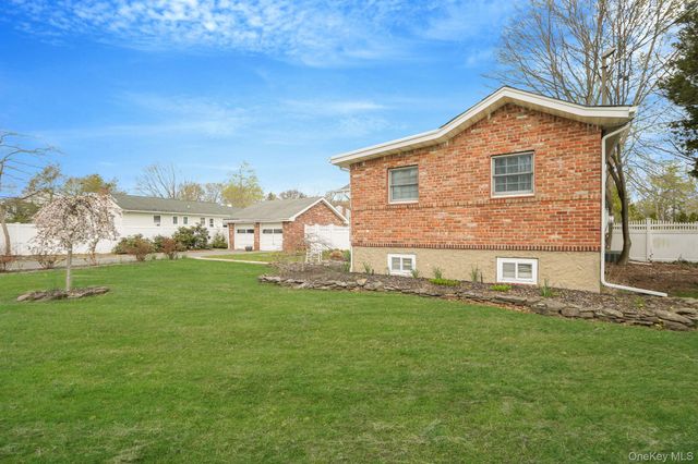 229 4th Street, Saint James, NY 11780