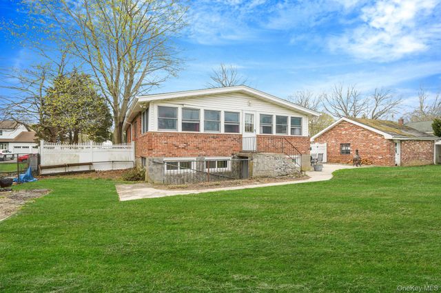 229 4th Street, Saint James, NY 11780