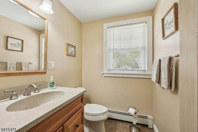 12 Linwood Ter, Caldwell Boro Twp., NJ 07006