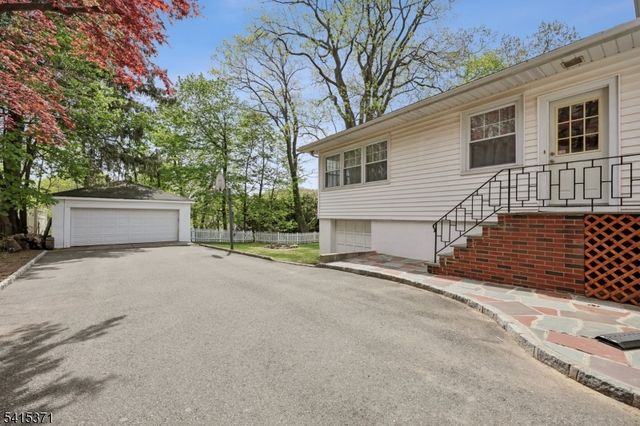 12 Linwood Ter, Caldwell Boro Twp., NJ 07006