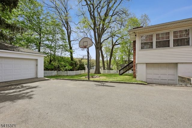 12 Linwood Ter, Caldwell Boro Twp., NJ 07006