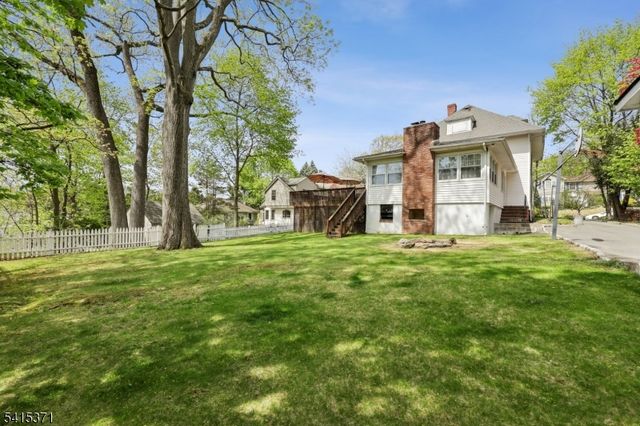 12 Linwood Ter, Caldwell Boro Twp., NJ 07006