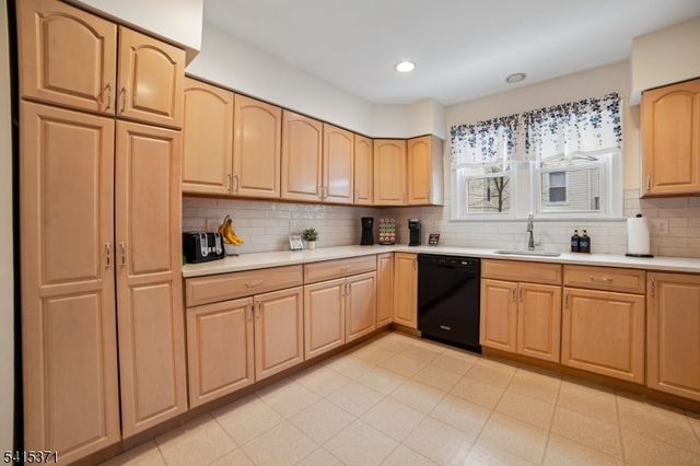 12 Linwood Ter, Caldwell Boro Twp., NJ 07006