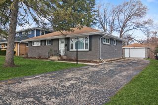 312 Meadow Lane, Lake Zurich, IL 60047