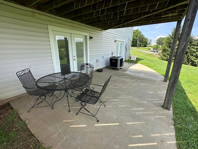 4040 Floyd HWY, Floyd, VA 24091