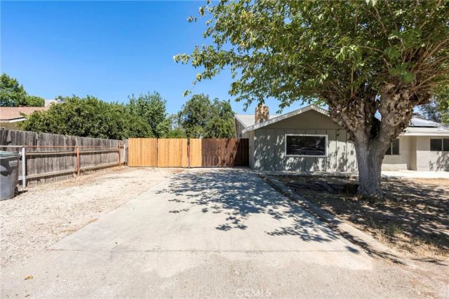 27564 Maple Street, Taft, CA 93268