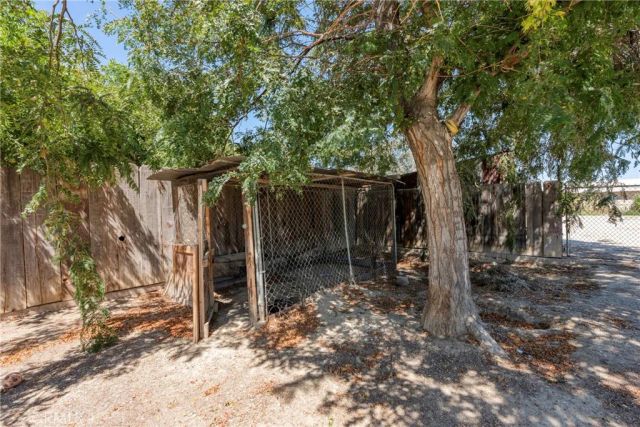 27564 Maple Street, Taft, CA 93268