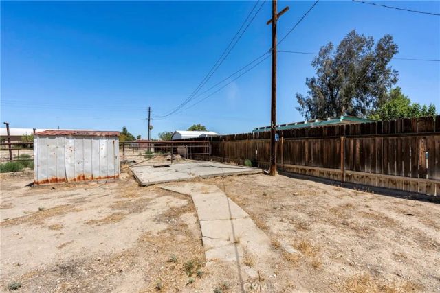 27564 Maple Street, Taft, CA 93268
