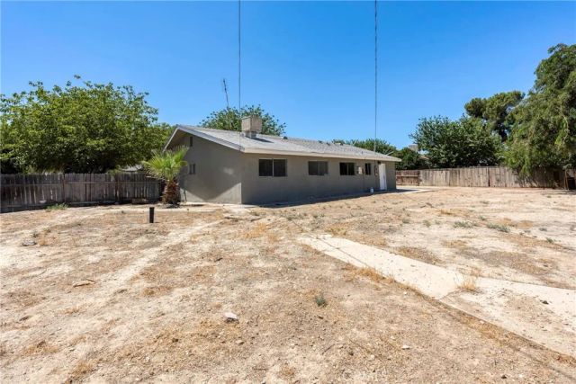 27564 Maple Street, Taft, CA 93268