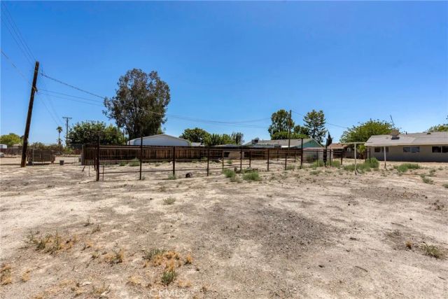 27564 Maple Street, Taft, CA 93268