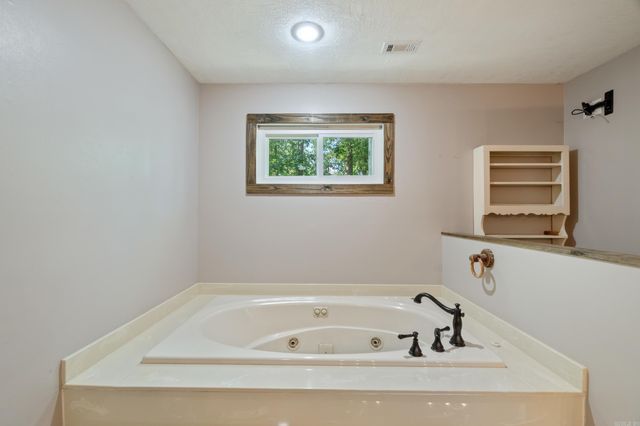 4 Almenara Lane, Hot Springs Village, AR 71909