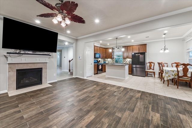 1310 Ainsley Way Drive, Pearland, TX 77581