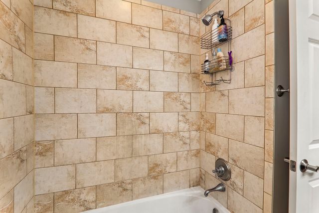 1670 Mill Street 507, Des Plaines, IL 60016