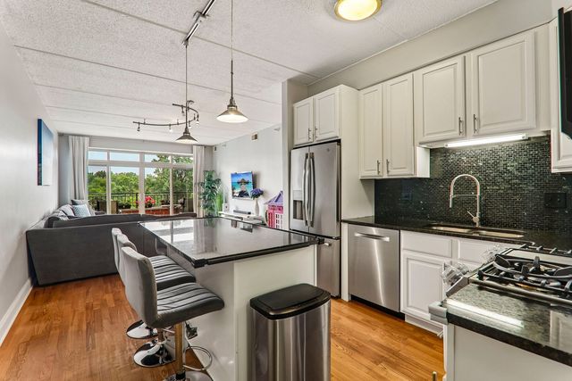 1670 Mill Street 507, Des Plaines, IL 60016