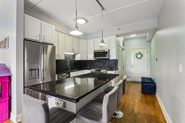 1670 Mill Street 507, Des Plaines, IL 60016