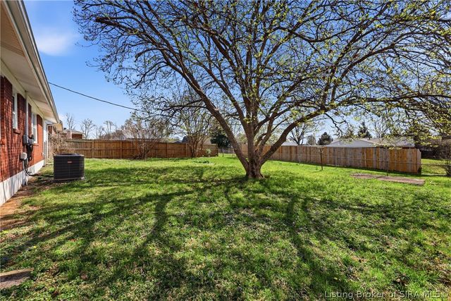 207 Reynolds Street, Charlestown, IN 47111