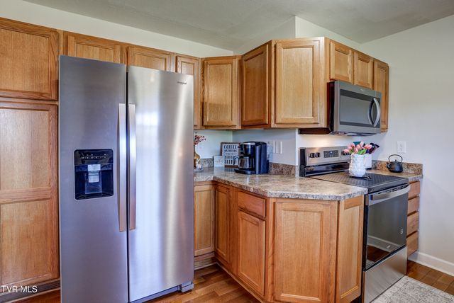 610 Ridgeview Drive, Johnson City, TN 37604