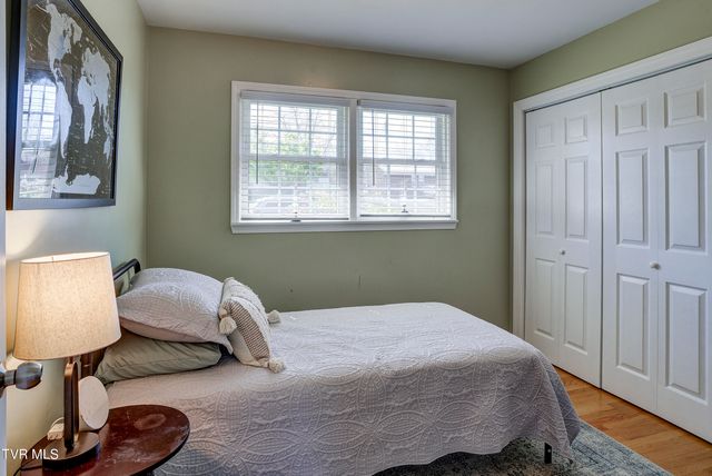 610 Ridgeview Drive, Johnson City, TN 37604