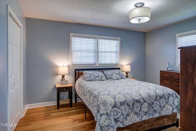 610 Ridgeview Drive, Johnson City, TN 37604