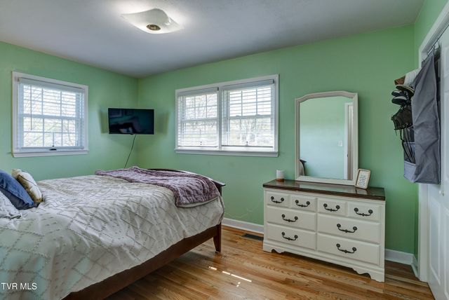 610 Ridgeview Drive, Johnson City, TN 37604
