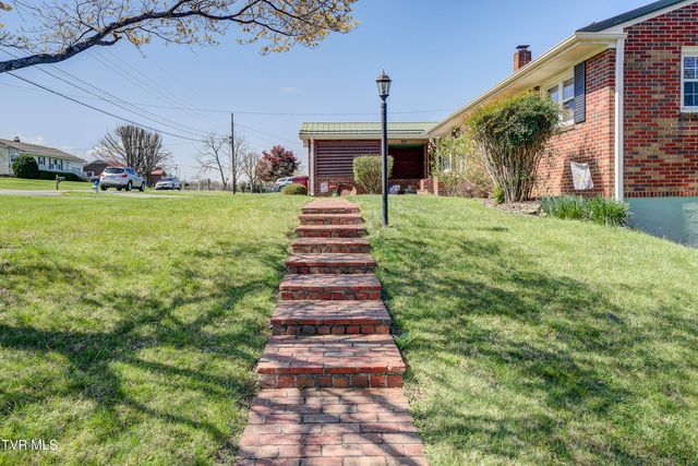 610 Ridgeview Drive, Johnson City, TN 37604