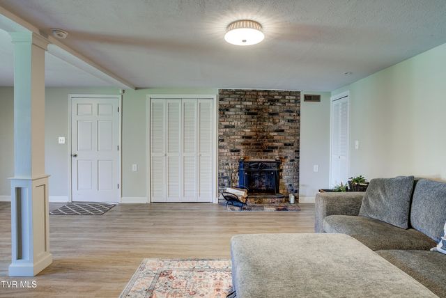 610 Ridgeview Drive, Johnson City, TN 37604