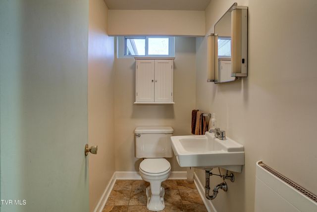 610 Ridgeview Drive, Johnson City, TN 37604