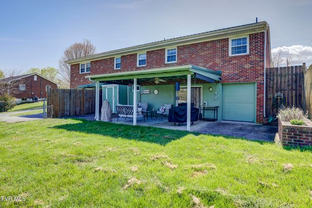 610 Ridgeview Drive, Johnson City, TN 37604