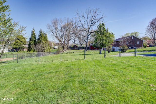 610 Ridgeview Drive, Johnson City, TN 37604