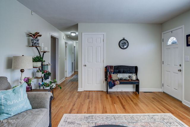 610 Ridgeview Drive, Johnson City, TN 37604