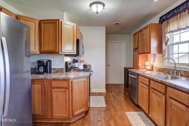 610 Ridgeview Drive, Johnson City, TN 37604