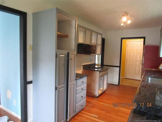309 Broomfield Court, Fayetteville, NC 28311
