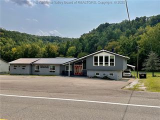 5570 US Rt 60, Hurricane, WV 25526