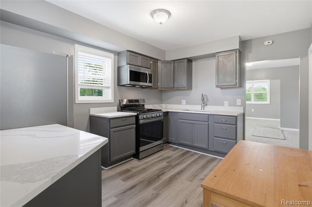23060 Bernard Street Upper Unit, Taylor, MI 48180