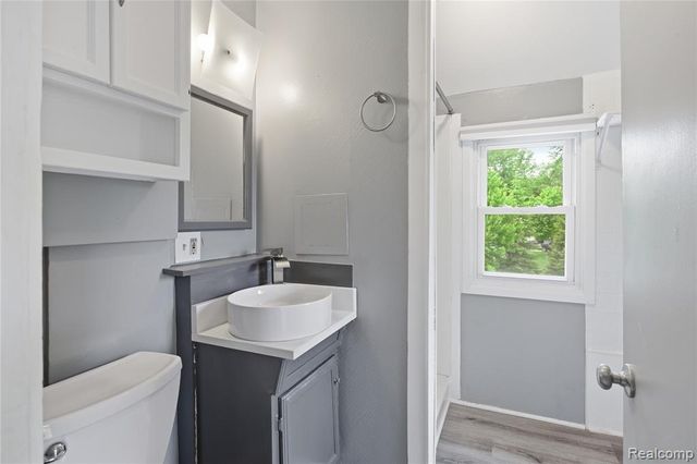 23060 Bernard Street Upper Unit, Taylor, MI 48180