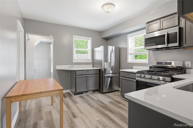 23060 Bernard Street Upper Unit, Taylor, MI 48180